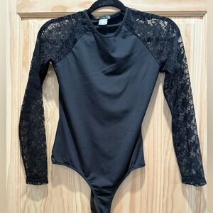 VENUS Lacey bodysuit
